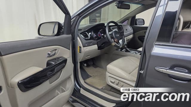 Kia All New Carnival Prestige, 2017 10