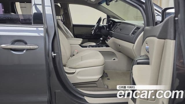 Kia All New Carnival Prestige, 2017 11