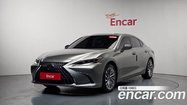 Lexus ES300h 7세대 Executive, 2025 11