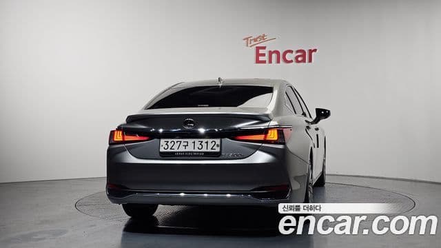 Lexus ES300h 7세대 Executive, 2025 4