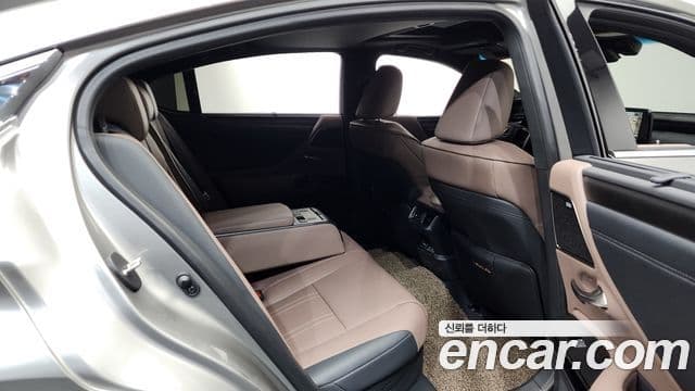 Lexus ES300h 7세대 Executive, 2025 13