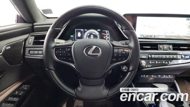 Lexus ES300h 7세대 Executive, 2025 14