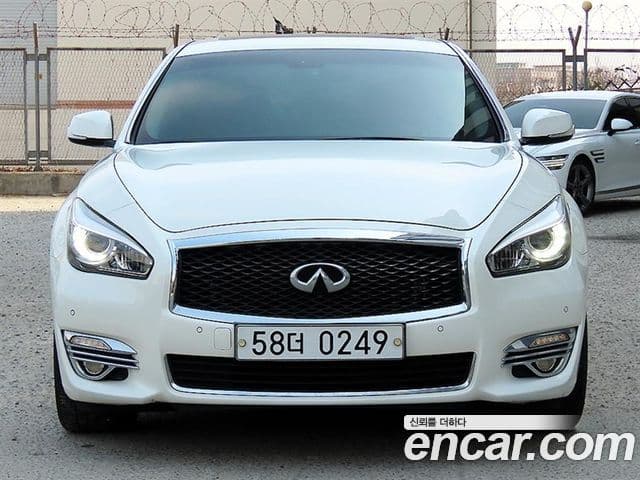 Infiniti Q70 Style, 2016 1