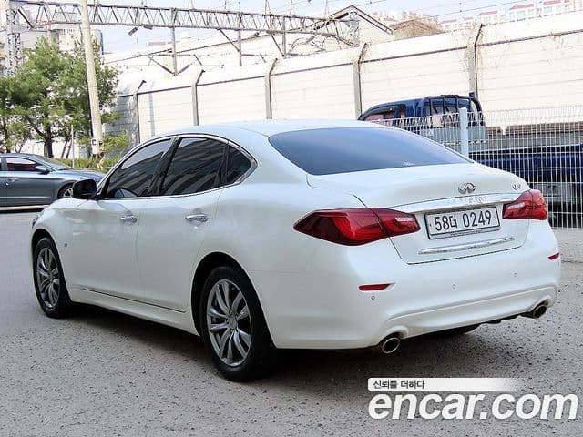 Infiniti Q70 Style, 2016 3