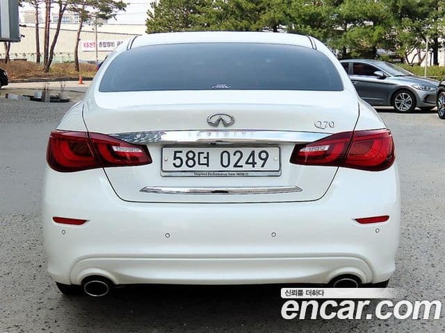 Infiniti Q70 Style, 2016 4