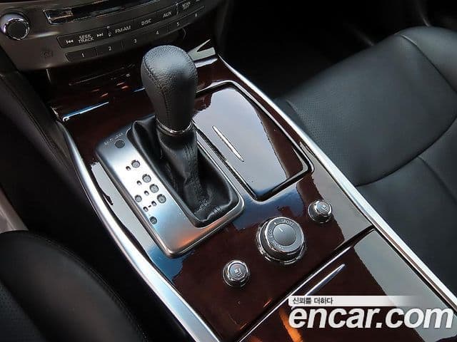 Infiniti Q70 Style, 2016 10