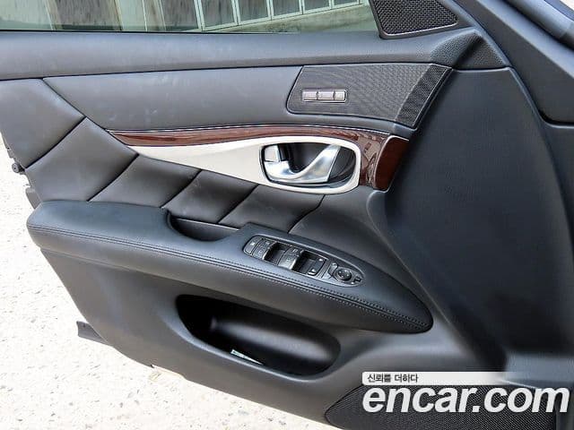 Infiniti Q70 Style, 2016 11