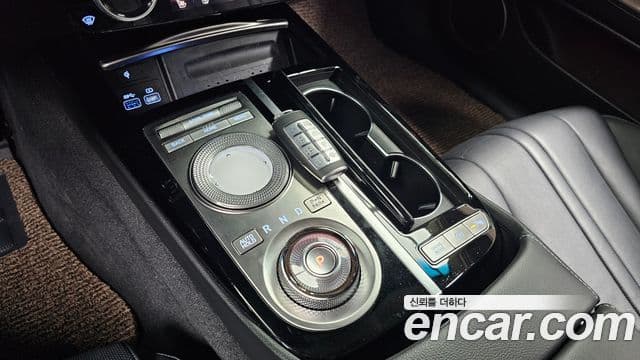 Genesis electrified G80 (RG3) e-AWD, 2022 9