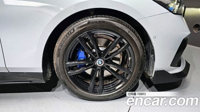 BMW 5시리즈 (G60) 520i M Sport, 2024 все фото