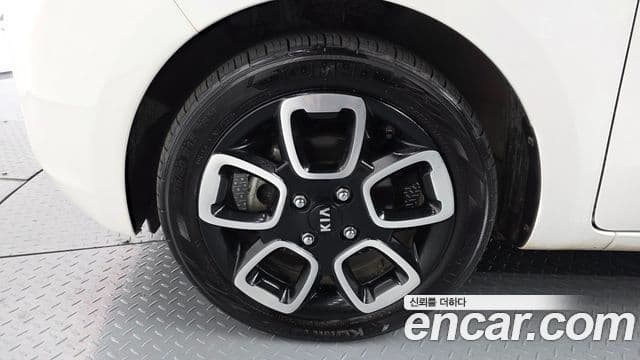 Kia The / новый New Ray Signature, 2021 все фото