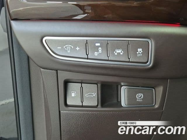 Genesis EQ900 Prestige, 2018 18