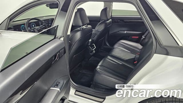 Hyundai Grandeur (GN7) Exclusive, 2023 12