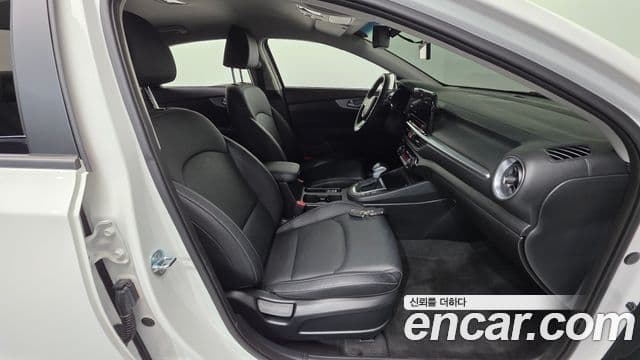 Kia The / новый New K3 2세대 Prestige, 2022 10