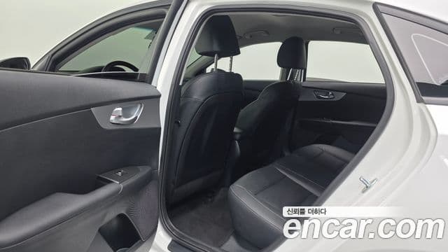 Kia The / новый New K3 2세대 Prestige, 2022 18