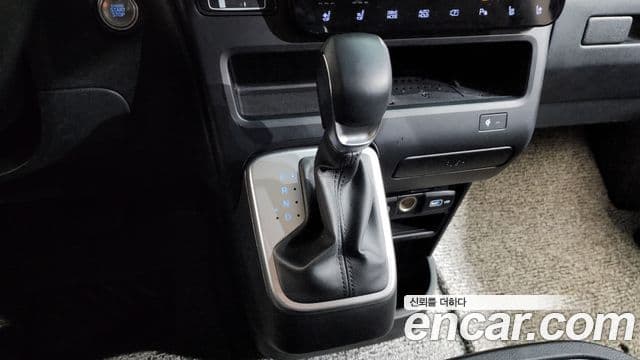 Hyundai Staria Modern, 2024 9