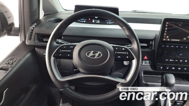 Hyundai Staria Modern, 2024 13