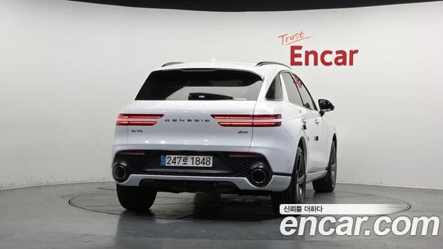 Genesis GV70, 2021 4