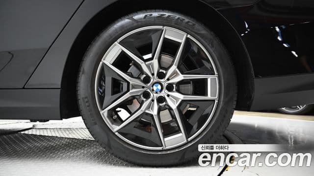 BMW 5시리즈 (G60), 2025 все фото