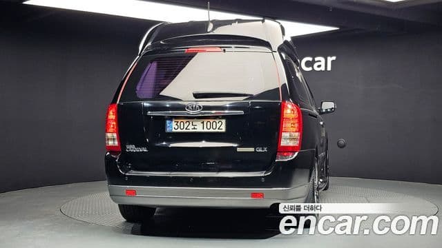 Kia Carnival R Premium, 2012 4