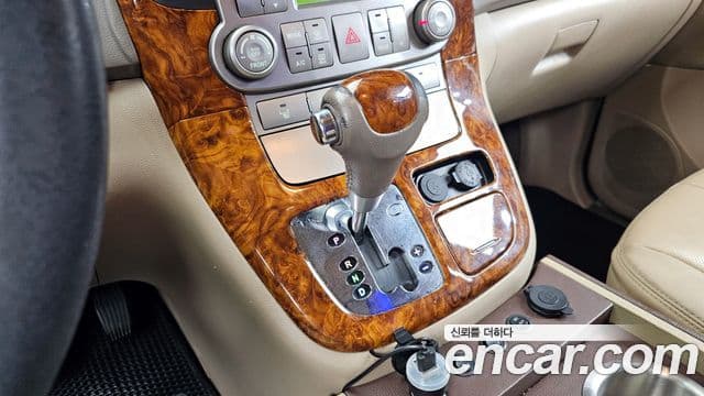 Kia Carnival R Premium, 2012 9