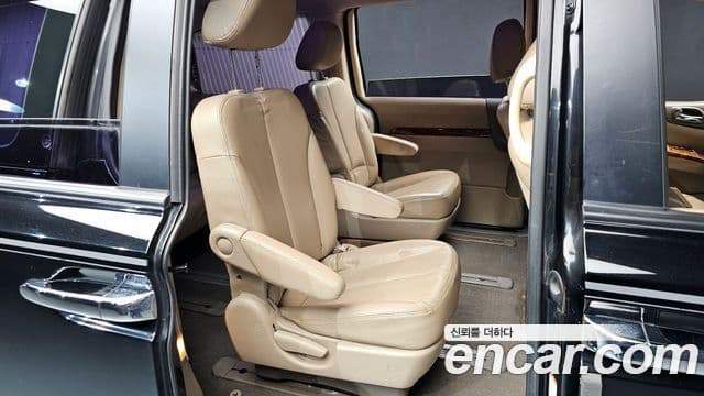 Kia Carnival R Premium, 2012 12