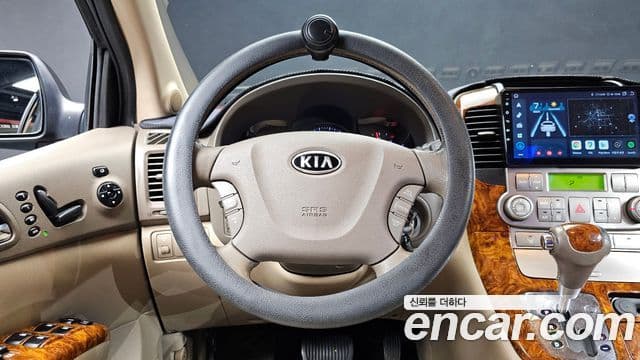 Kia Carnival R Premium, 2012 13