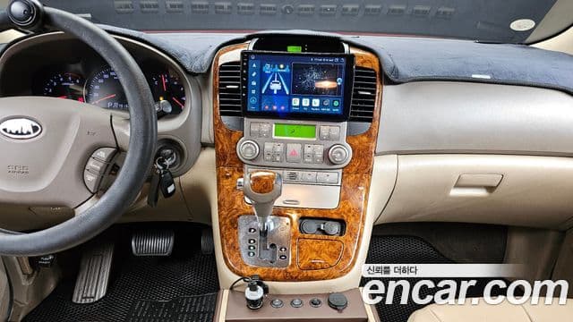 Kia Carnival R Premium, 2012 14