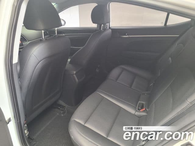 Hyundai Avante AD 1.6 GDI Smart, 2018 16