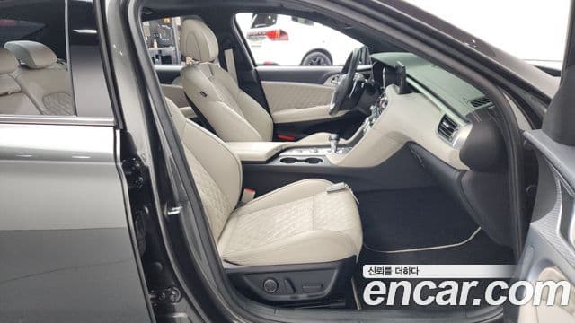 Genesis The / новый New G70, 2023 11