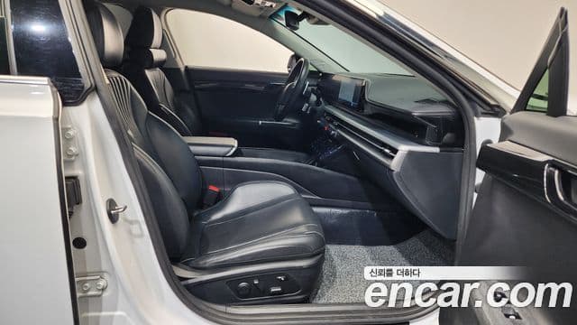 Hyundai Grandeur (GN7) люксовая версия, 2023 11