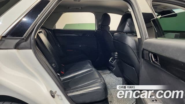 Hyundai Grandeur (GN7) люксовая версия, 2023 12