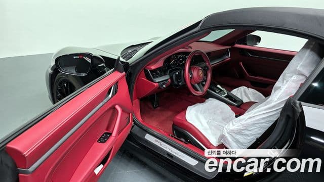 Porsche 911 (992) Carrera 4 кабриолет, 2024 11