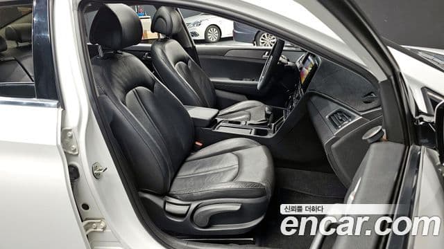 Hyundai LF Sonata Special, 2015 10