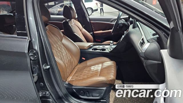 Genesis G70 Elite, 2019 10