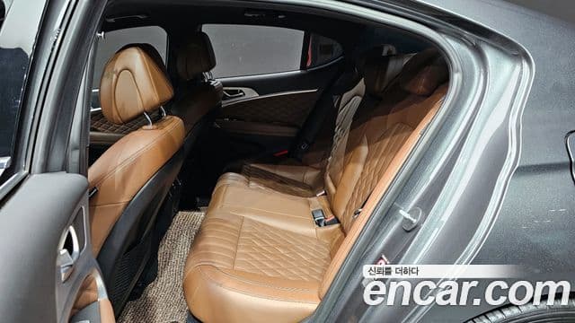 Genesis G70 Elite, 2019 12