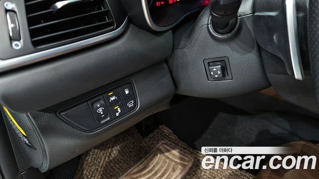 Genesis G70 Elite, 2019 18