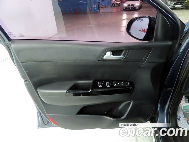 Kia Sportage 4세대 дизель 2.0 2WD Trendy, 2016 13