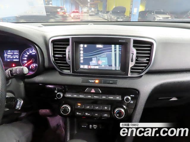 Kia Sportage 4세대 дизель 2.0 2WD Trendy, 2016 18