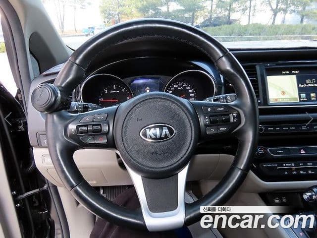 Kia All New Carnival Noblesse, 2016 9