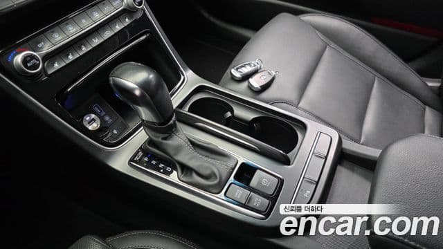Hyundai Grandeur IG 3.0 LPi Modern (арендный автомобиль), 2018 9