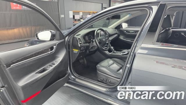 Hyundai Grandeur IG 3.0 LPi Modern (арендный автомобиль), 2018 11