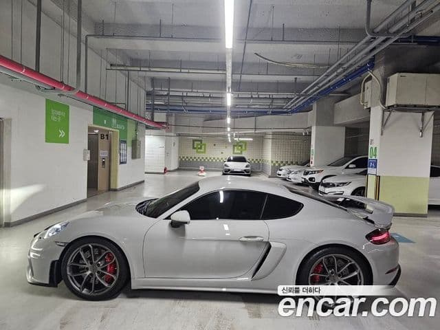 Porsche 718 카이맨 4.0 GT4, 2023 3
