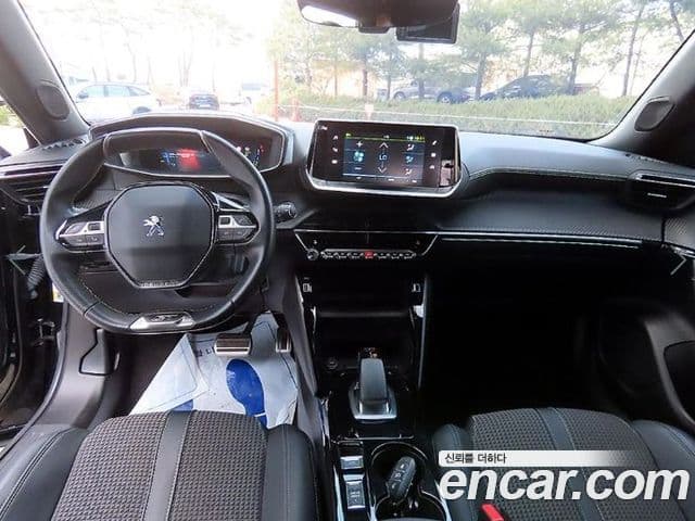 Peugeot e-2008 2세대 EV GT, 2021 7