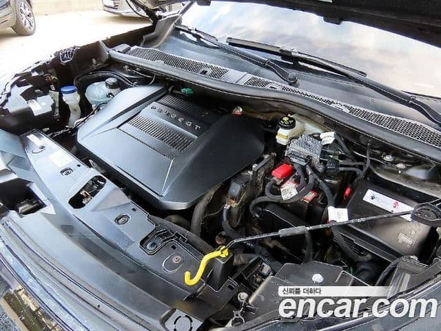 Peugeot e-2008 2세대 EV GT, 2021 18