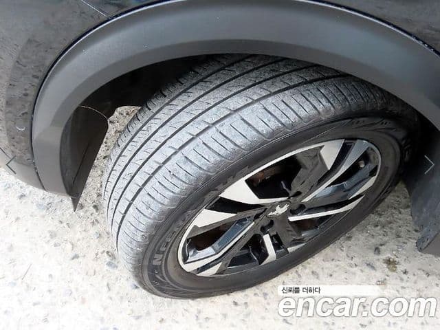 Peugeot e-2008 2세대 EV GT, 2021 19