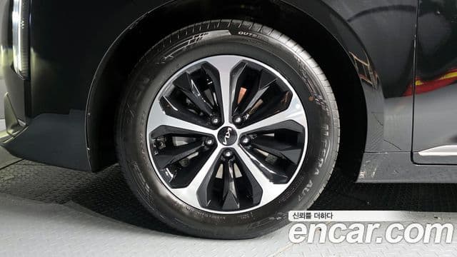 Kia The / новый New K8 гибрид Noblesse Light, 2025 все фото