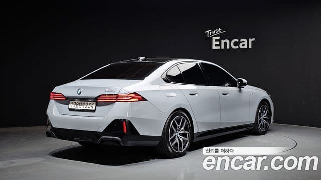 BMW 5시리즈 (G60) 523d M Sport, 2024 2
