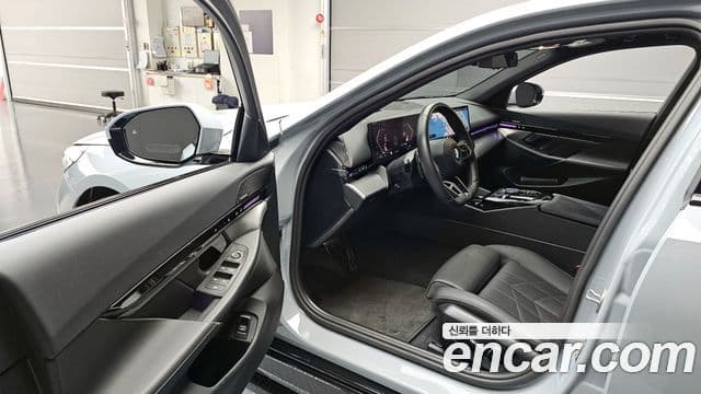BMW 5시리즈 (G60) 523d M Sport, 2024 10