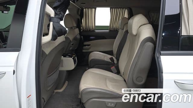 Kia Carnival 4세대 Signature, 2022 11