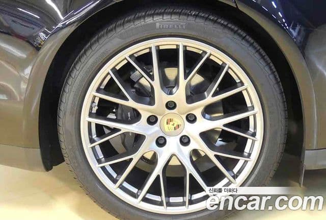 Porsche Panamera (971), 2018 9